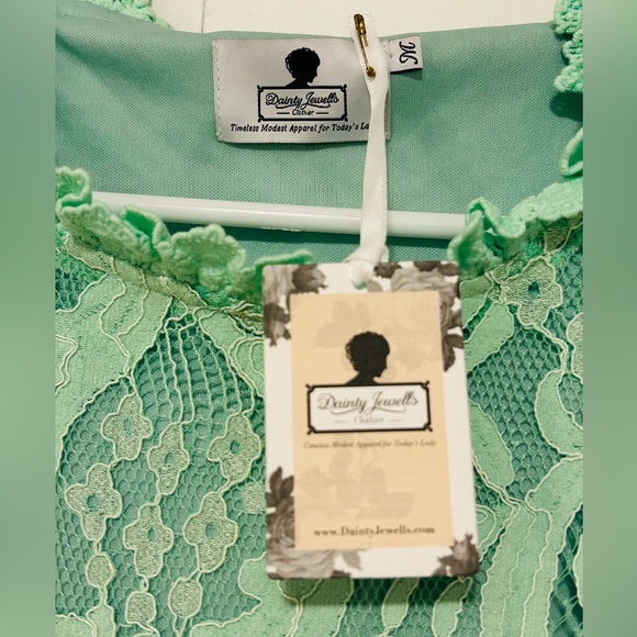 Dainty Jewell’s Dress
Mint Lace Hamptons Dinner Dress - Picture 4 of 4